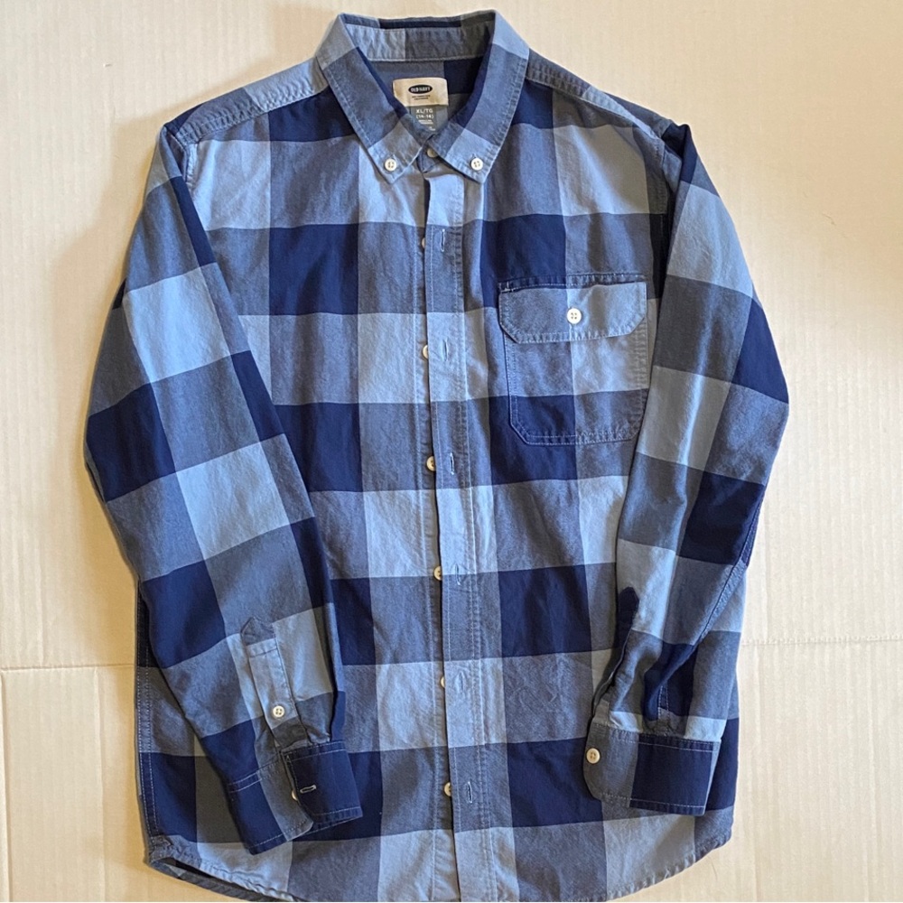 🎈$10 add on. YOUTH Old Navy Blue Buffalo Check Button-Down Shirt